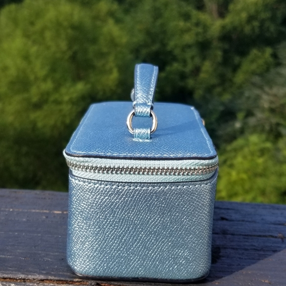 (ON HOLD) COACH Vanity Box Case - Picture 3 of 10